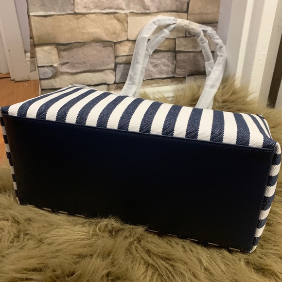 Authentic Kate Spade logo leather/Canvas zip tote - Picture 15 of 16